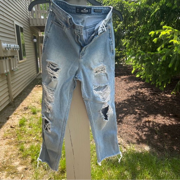 Hollister Denim - ‼️SOLD‼️Hollister Ultra High Rise Mom Jeans